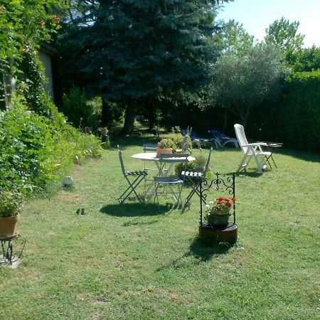 Apartmán L'Oustalet La Tour-dʼAigues Exteriér fotografie